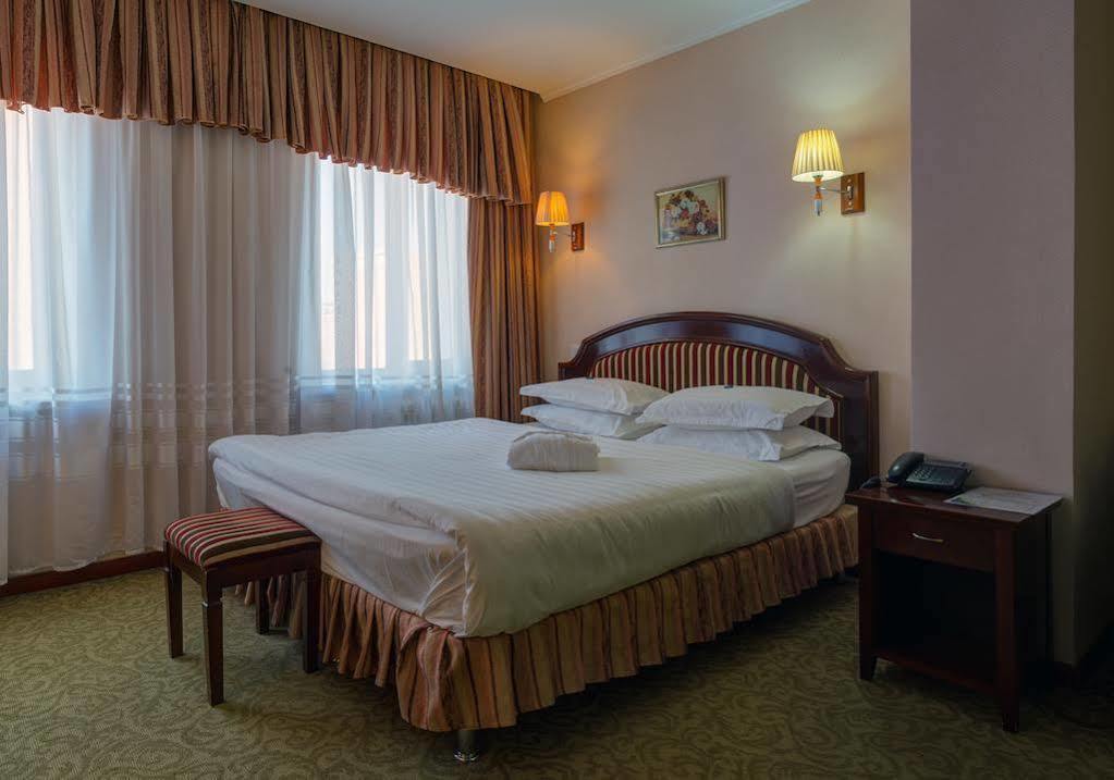 Torgay Hotel Astana Exterior foto